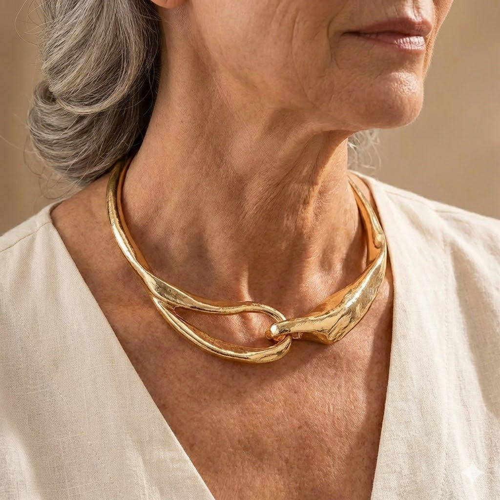Artistic Gold Collar Necklace with Asymmetric Design